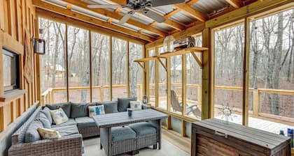 Peaceful Hiker's Hideaway w/ Deck on 1 Acre!