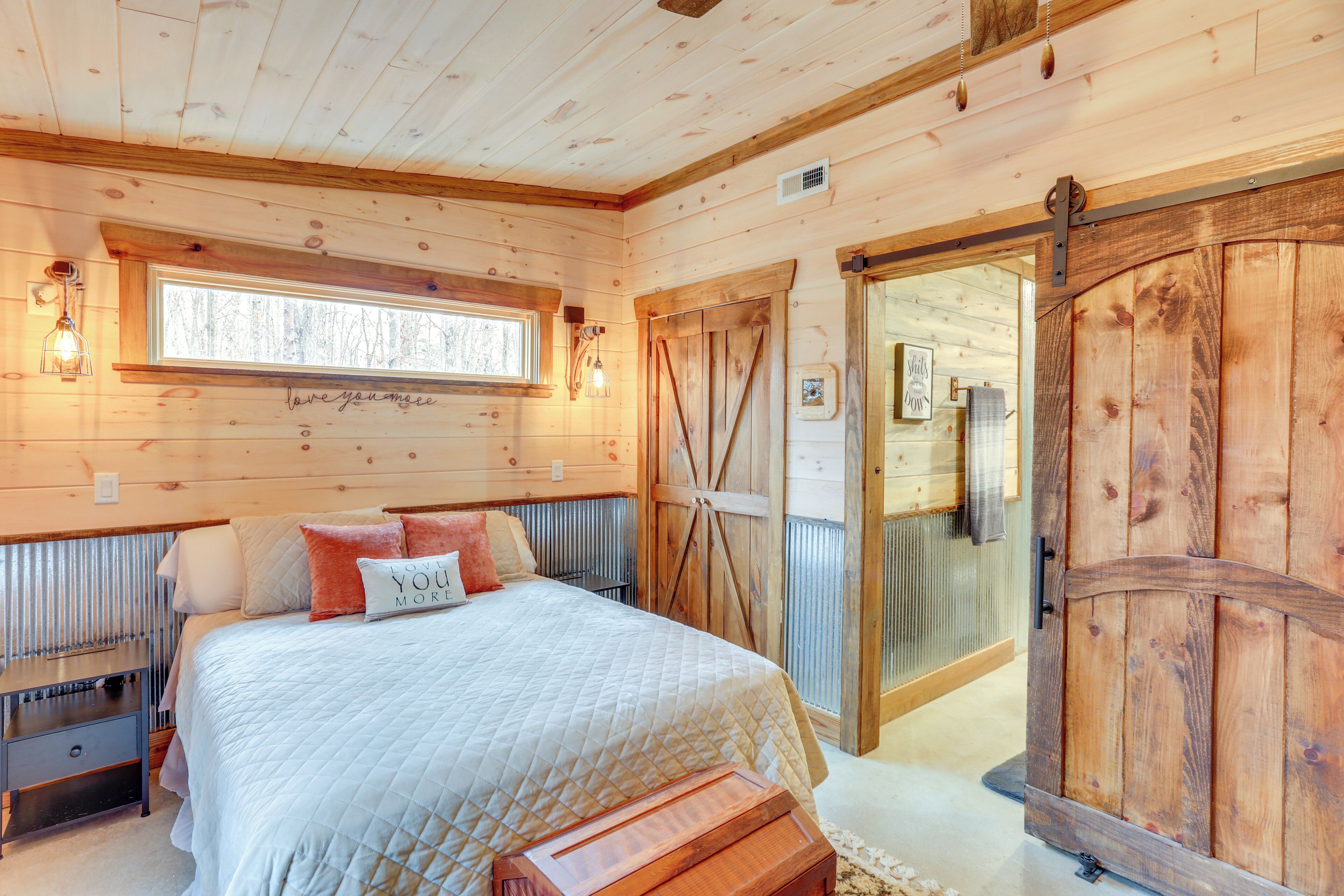 House (2 Bedrooms) | Interior