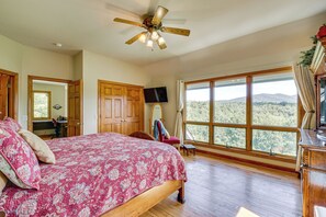 Interior - Hilltop Home w/ Panoramic Forest & Mountain Views! (Dahlonega)