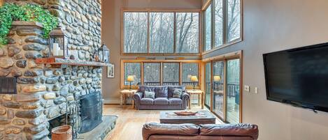 House (4 Bedrooms) | Front of property