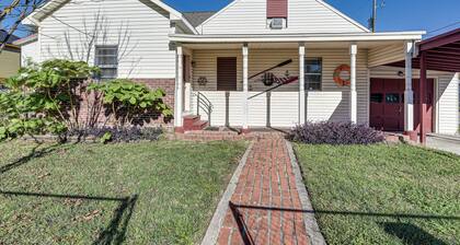 Galveston Vacation Rental: 2 Mi to Pleasure Pier!