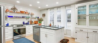 Quiet Shepherd Home: Near CMU Campus!