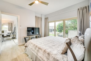 Interior - Beachfront Vacation Rental w/ Hot Tub, Pool, Sauna (Miramar Beach)