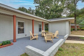 House (4 Bedrooms) | Interior - Updated Pensacola Home ~ 7 Mi to Beach! (Pensacola)