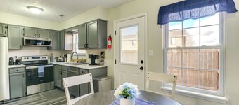 Bowling Green Townhome: 4 Mi to Lost River Cave!