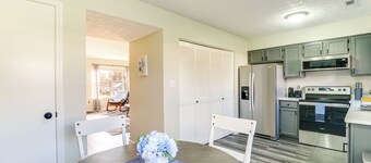 볼링 그린 타운홈 : 로스트 리버 케이브까지 4 마일!