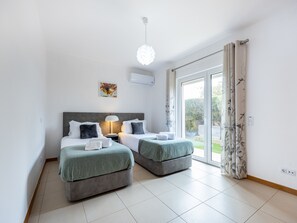 2 chambres, fer et planche à repasser, lit parapluie, Wi-Fi