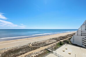 Beach - DAILY ACTIVITIES AND LINENS INCLUDED*!  THE PLAZA - Gorgeous 3BR end unit has been totally renovated! (Ocean City)