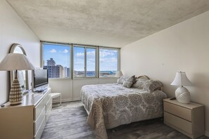 2 bedrooms - DAILY ACTIVITIES & LINENS INCLUDED*! Mini-Week Flex turn day check in & check out any day. Based on Availability ( 3 night min.) (Ocean City)