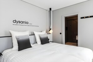 Ropa de cama de alta calidad, colchones con efecto memoria y minibar 