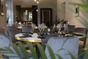 Se sirven cenas y brunches, cocina local