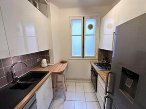 Fridge, oven, stovetop, dishwasher - 2 Double bed Appt - Arena Paris Sud 0,5 km - Porte de Versailles (Paris)