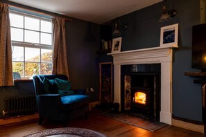 Interior - 3br-fireplace-hottub-garden-parking (Heathfield)