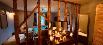 3br-fireplace-hottub-garden-parking