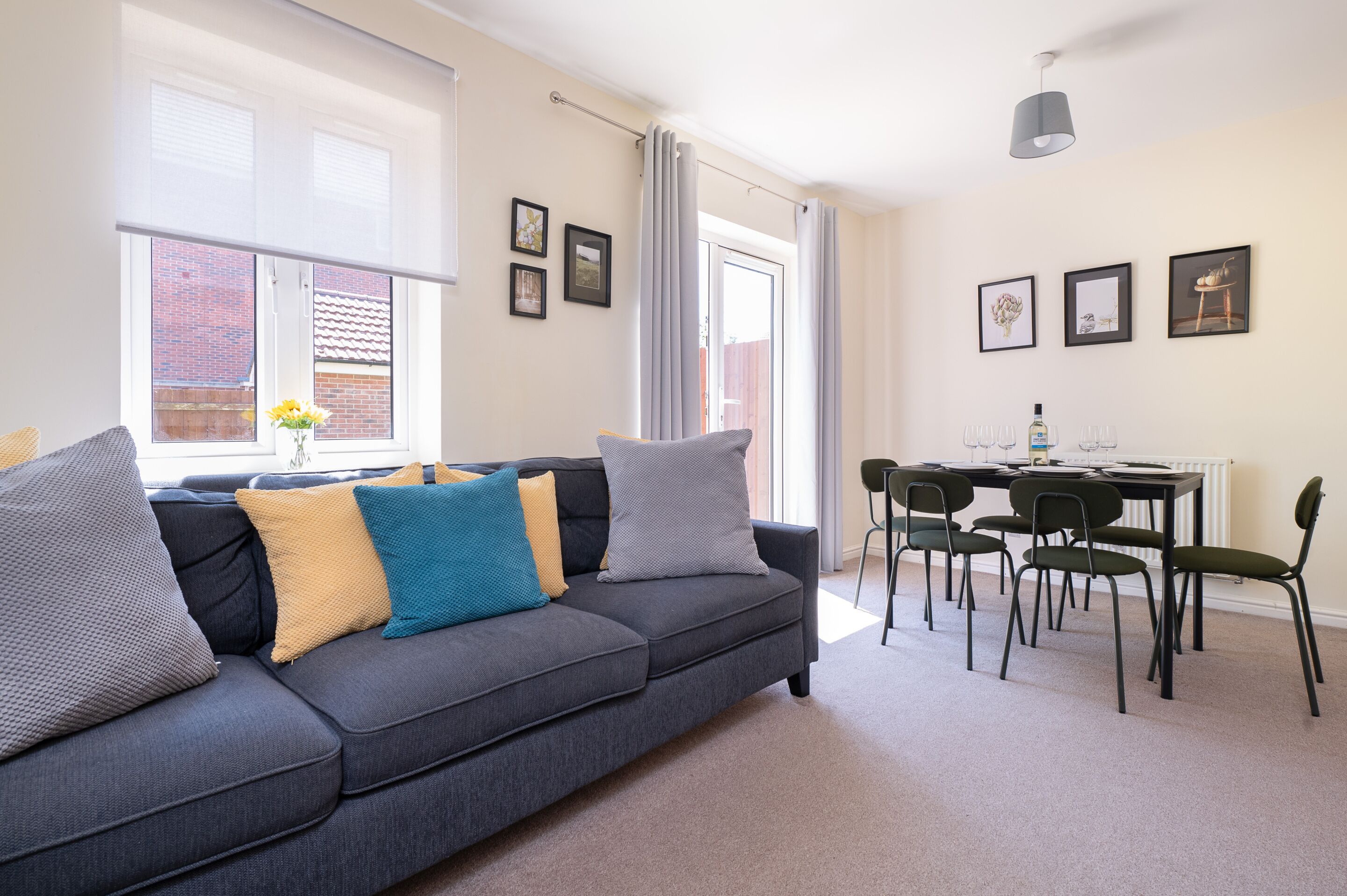 Perfect For Contractors, Families, 4 Beds, Parking - Calne