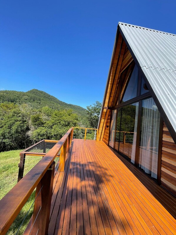 Cabana bàsica | Àrea exterior de l'allotjament