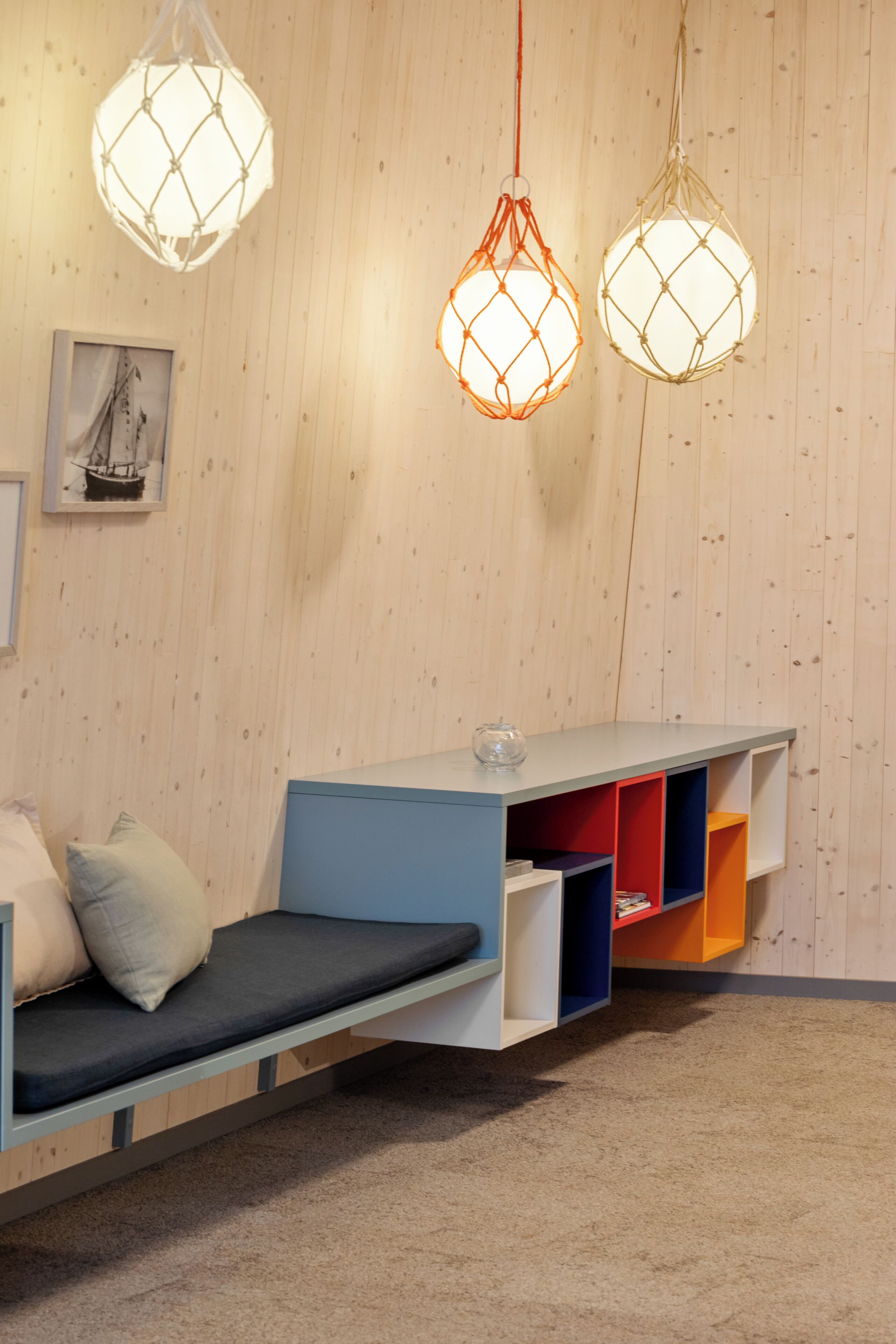 Studiosuite | Schreibtisch, laptopgeeigneter Arbeitsplatz, schallisolierte Zimmer