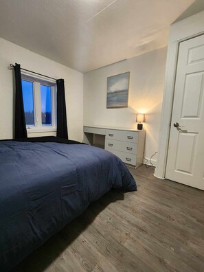 4 bedrooms, desk, iron/ironing board, free WiFi