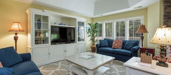 6 Surf Scoter: 5th Row Ocean House, Sleeps 10. Free Bikes, Private Pool