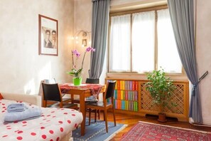 1 bedroom, iron/ironing board, WiFi, bed sheets - Private apartment center Rome (Roma)
