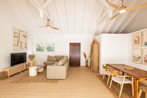 TV - Beautiful Monchal Luxury villa (Les Terres Basses)