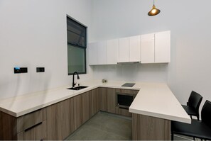 Apartament familiar | Cuina privada | Cafetera i tetera i bullidora elèctrica 