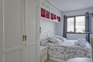 Bügeleisen/Bügelbrett, kostenloses WLAN, Bettwäsche