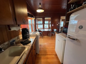 Fridge, oven, coffee/tea maker, toaster - Close to Golf, Beach and Restaurants. (Seaside)