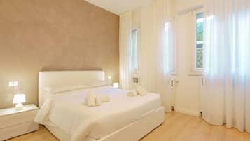 Business Room | Individually decorated, free WiFi, bed sheets