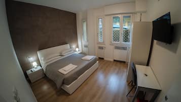 Business Room | Individually decorated, free WiFi, bed sheets