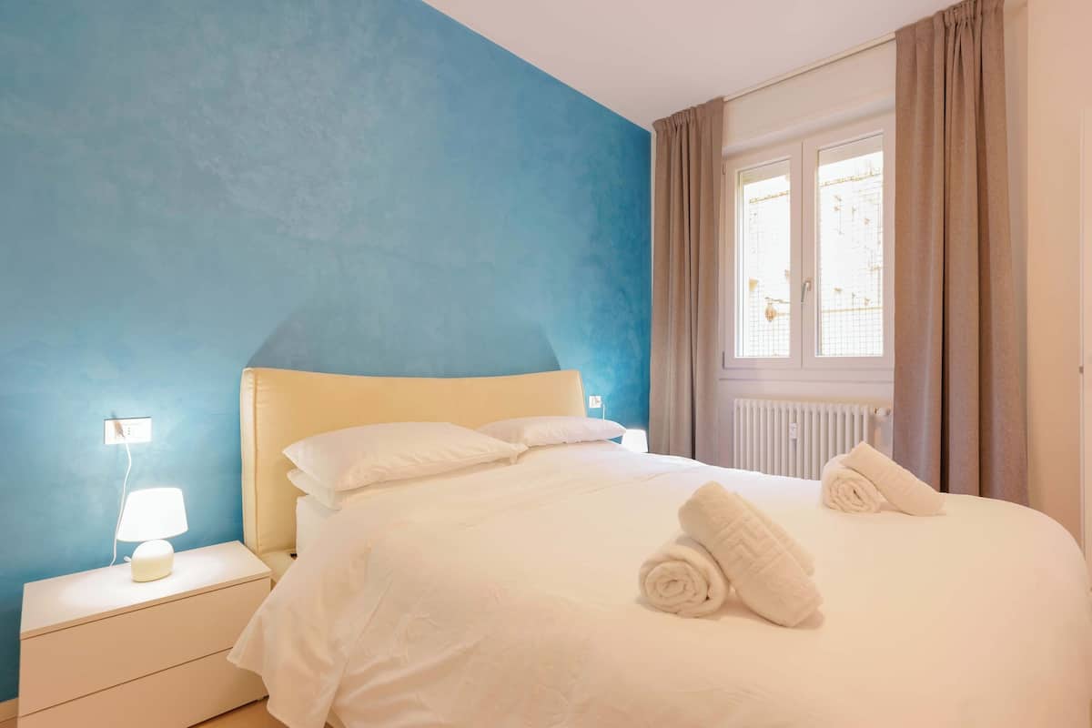 Decoración personalizada, wifi gratis y ropa de cama