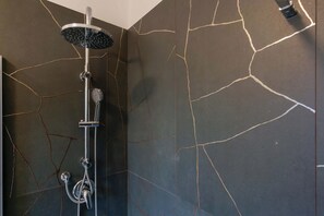 Deluxe Room | Individually decorated, free WiFi, bed sheets - Le stanze dell'Edera (Bologna)