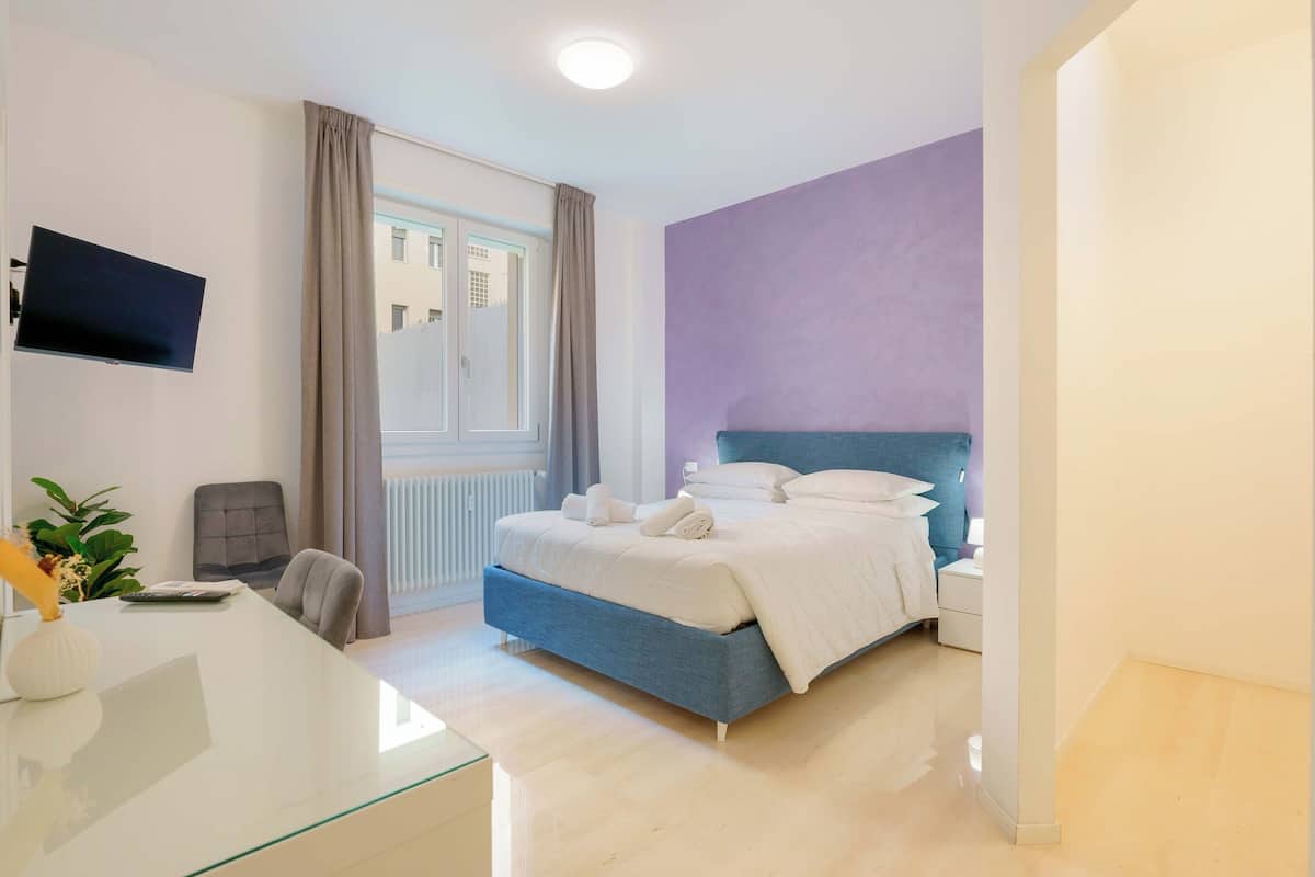 Decoración personalizada, wifi gratis y ropa de cama