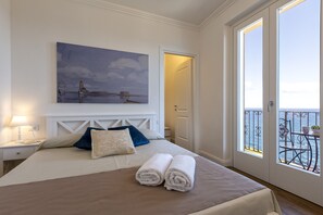 1 bedroom, in-room safe, iron/ironing board, free WiFi - EXCLUSIVE OPENSPACE WITH BREATHTAKING TERRACE SEA VIEW & ANCIENT VILLAGE SUNSET (Castelsardo)