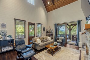 Smart TV, fireplace - Dragonfly Cottage: Dog Friendly, Enclosed Yard Area, Community Perks (Glenville)