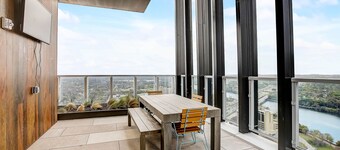 Luxury Stay on Rainey St