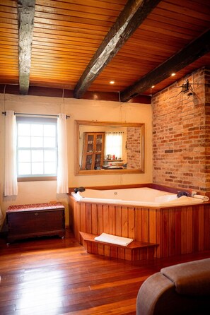 Basic Cabin | Bathroom | Shower, free toiletries, hair dryer, towels - Cabana Casa Enxaimel (Picada Cafe)