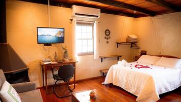 Cabaña básica | 1 habitación, ropa de cama hipoalergénica y escritorio