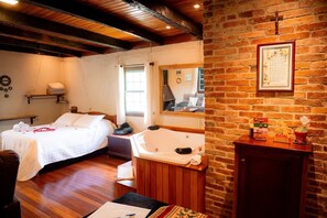 Basic Cabin | 1 bedroom, hypo-allergenic bedding, desk, laptop workspace - Cabana Casa Enxaimel (Picada Cafe)