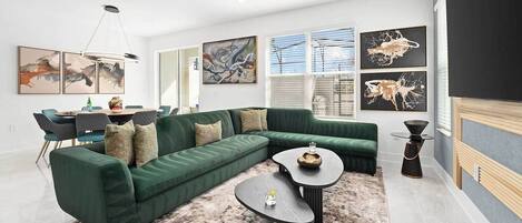 Télévision, baby-foot, chaîne hi-fi