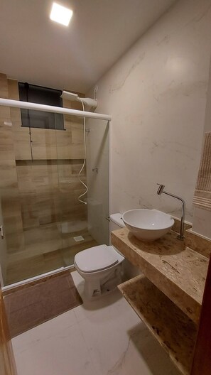 Towels, soap, shampoo, toilet paper