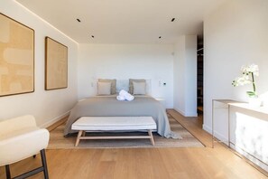 6 habitaciones, tabla de planchar con plancha, wifi y ropa de cama 