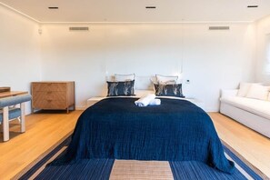 6 chambres, fer et planche à repasser, Wi-Fi, draps fournis