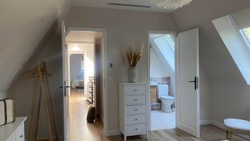 1 quarto, Wi-Fi de cortesia, roupa de cama