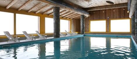 Inomhuspool och uppvärmd pool