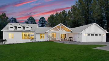 House, Multiple Beds (Blanca Bay on Brawley) | Exterior