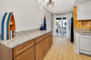 Fridge, microwave, oven, stovetop - Steps to East Beach & Pet Friendly w/ 2 King Beds (St. Simons Island)