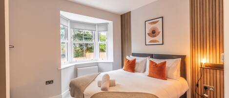 4 chambres, fer et planche à repasser, Wi-Fi, draps fournis