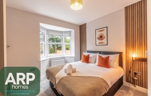 4 bedrooms, iron/ironing board, WiFi, bed sheets