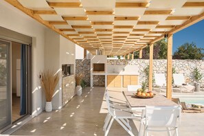 Outdoor dining - Villa "Kronos" located in the magnificent "White Nest Complex" (Katerini)